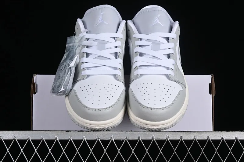 All categories Air Jordan Jordan series basketball shoes Air Jordan 1 Low Air Jordan 1 Low AJ1 Joe 1 white gray low-top cultural basketball shoes DC0774-103